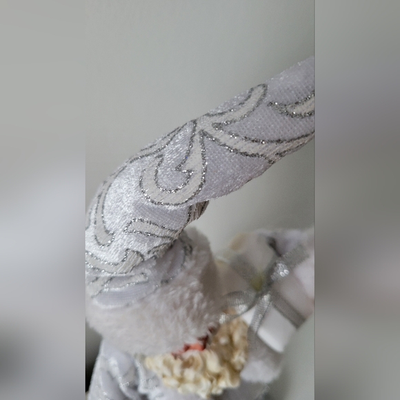 Vintage Santa Claus - Holiday Decor -Christmas Decor - Silver & White - Picture 3 of 6